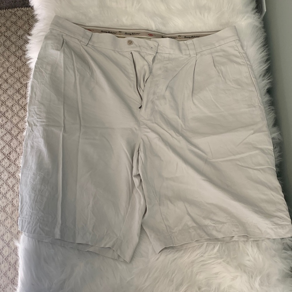 Tommy Bahama 100% Silk Shorts. Size 36. 10 in inseam